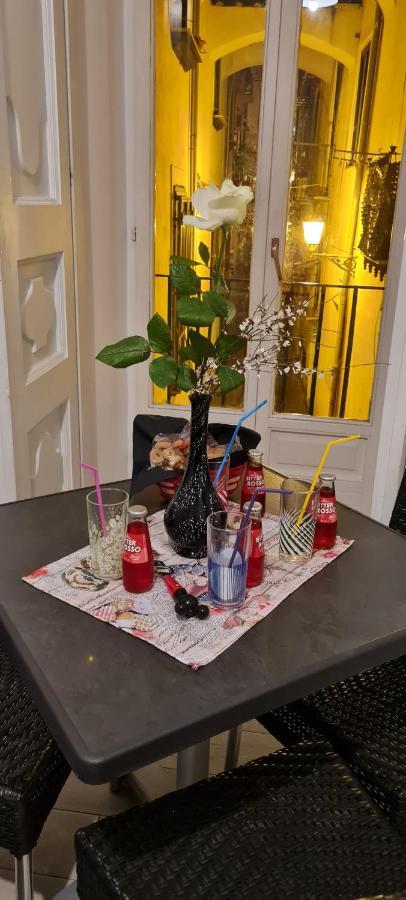 Bed and Breakfast Le Ginestre In Centro Salerno Exterior foto