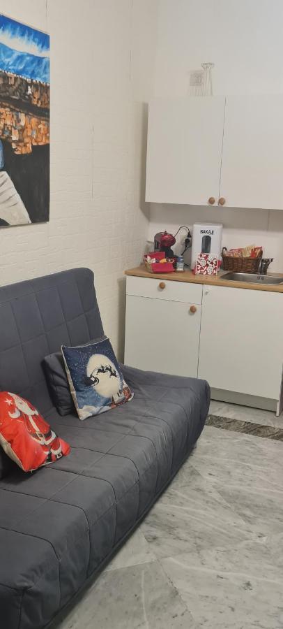 Bed and Breakfast Le Ginestre In Centro Salerno Exterior foto